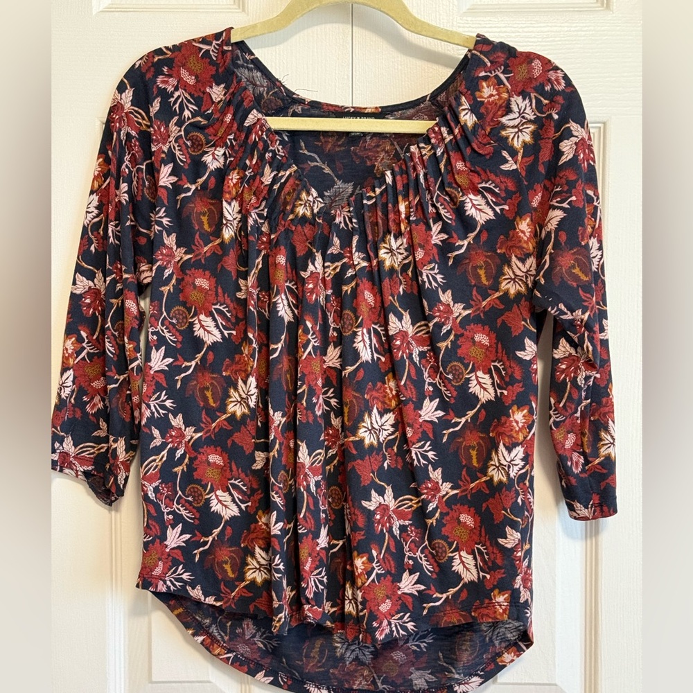 Lucky Brand Navy and Red Floral Blouse with stretch, V-neck line & 3/4  sleeves